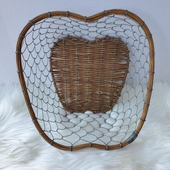 Woven and wire apple shaped basket - Picture 2 of 7